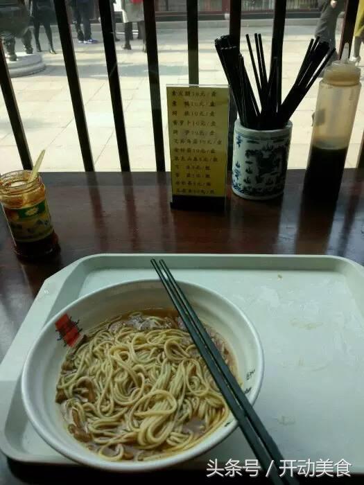 城隍廟新玩法，傳統(tǒng)與現(xiàn)代交融的新年味！