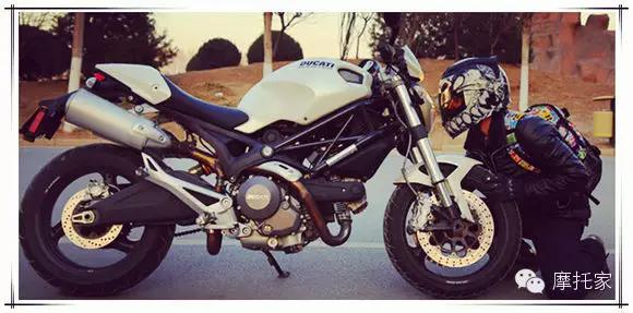 摩托家／聊聊我曾經(jīng)的最愛，08款杜卡迪ducati 696