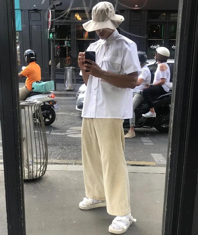 短袖襯衫是時(shí)尚界的“黑洞”單品？3種穿搭告訴你，怎么穿最時(shí)尚