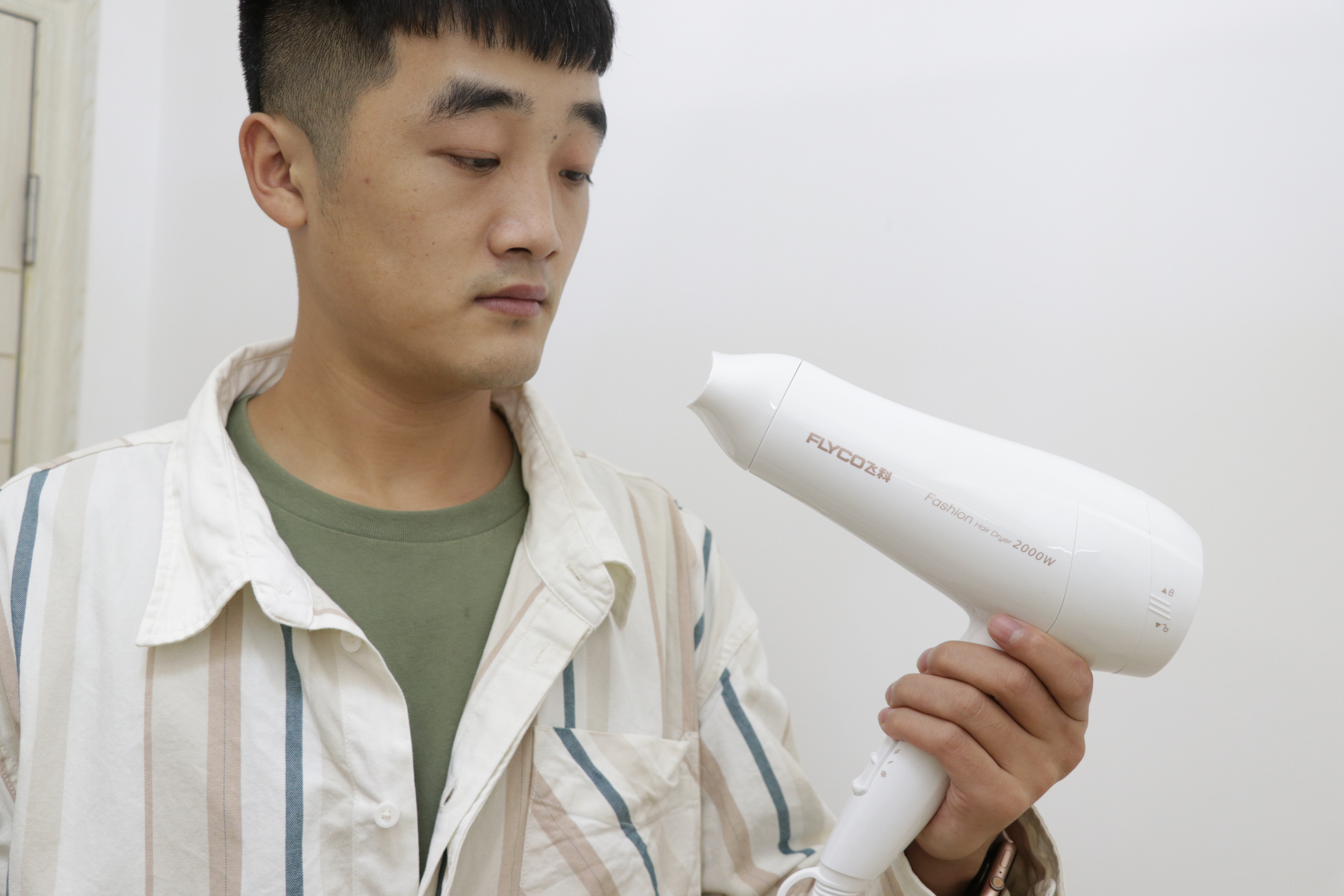 體驗飛科電吹風，6檔變速控溫+2000W大功率：價格太感人