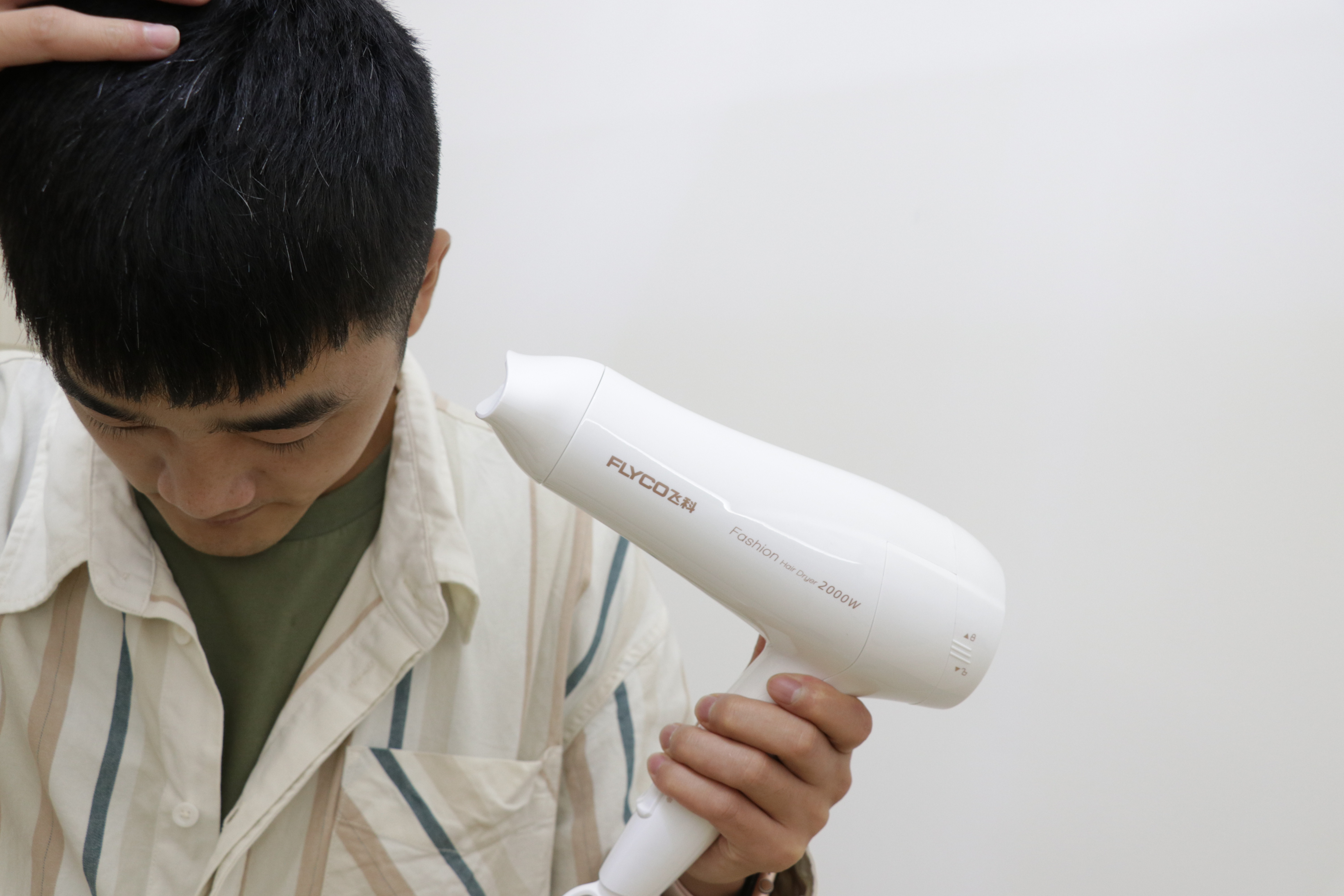 體驗飛科電吹風，6檔變速控溫+2000W大功率：價格太感人