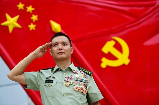大校軍官咋識別，在軍中擔(dān)任啥職務(wù)？2分鐘必須介紹明白