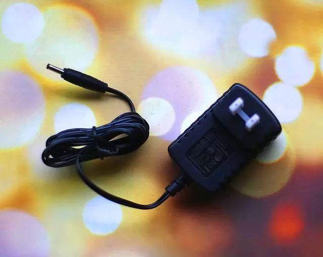 輕松美觀毫不費(fèi)力的電動訂書機(jī)，您不可缺的辦公利器