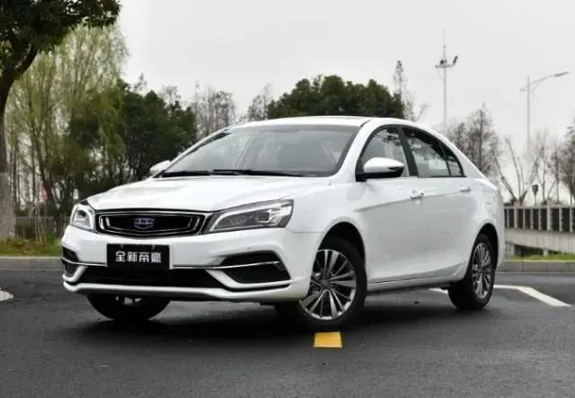 5款銷量最好的國產(chǎn)車，經(jīng)濟耐用配置高，吉利2款車上榜