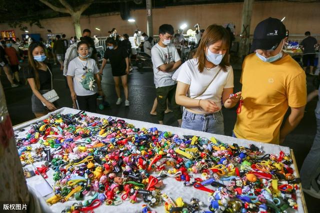 擺地?cái)傎u這些東西，利潤(rùn)高又好賣，適合新手操作
