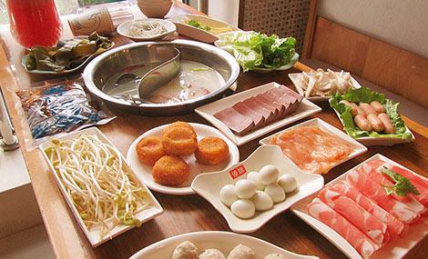 你絕對都吃過！鄭州這六家老牌火鍋店，傣妹佰人王太接地氣！