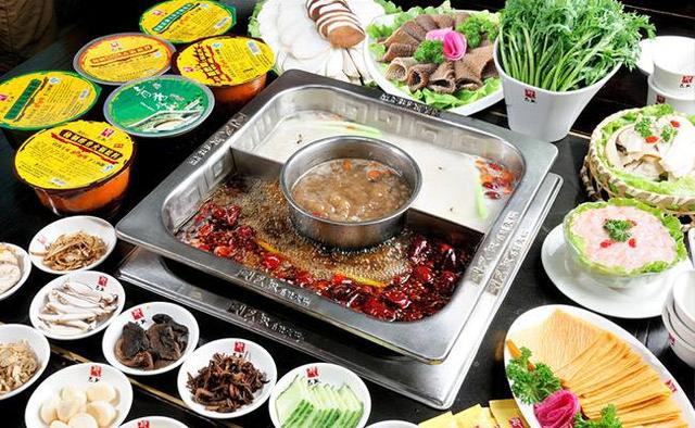 你絕對都吃過！鄭州這六家老牌火鍋店，傣妹佰人王太接地氣！