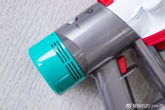 我又向高品質(zhì)生活邁進(jìn)了一步！戴森V7 Mattress除螨儀手持吸塵器