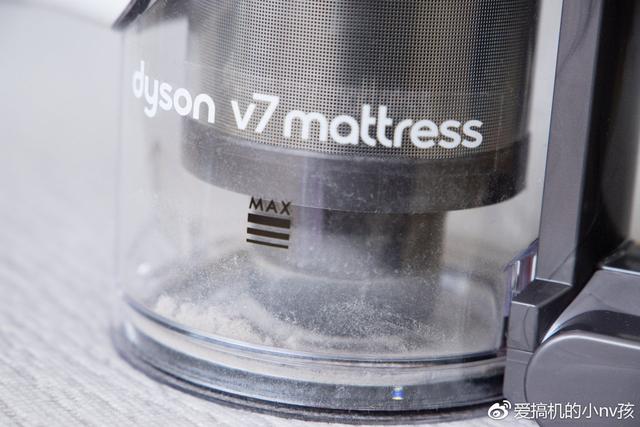 我又向高品質(zhì)生活邁進(jìn)了一步！戴森V7 Mattress除螨儀手持吸塵器