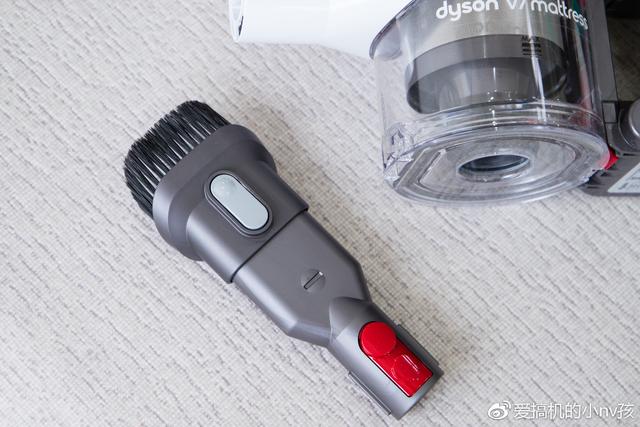 我又向高品質(zhì)生活邁進(jìn)了一步！戴森V7 Mattress除螨儀手持吸塵器