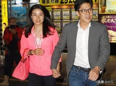 郭晶晶被曝豪門生活美滿，老公霍啟剛首曬三胎寶寶照片，畫面溫馨