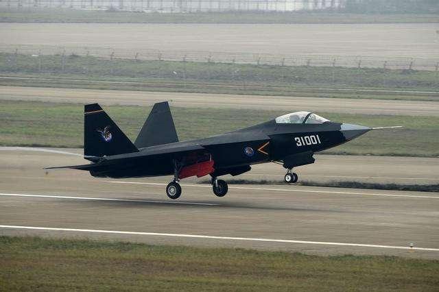 殲31到底是怎么回事(殲31因缺陷錯(cuò)失良機(jī))(2)