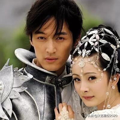 胡歌最火的十部電視?。ê枋蠼?jīng)典電視?。?18)