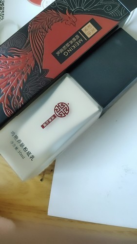 美康粉黛粉底液怎么樣適合什么膚質(zhì)，鳴艷養(yǎng)膚粉底液真實上妝體驗