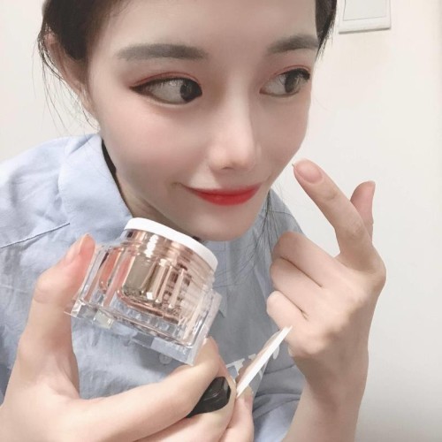 安美粉底霜怎么樣好用嗎，推薦安美金蓋粉底霜(細(xì)膩無(wú)暇奶油肌)