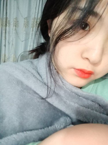 吾妖妝唇釉怎么樣是什么品牌，推薦熱門色號(hào)(05橘色試色)