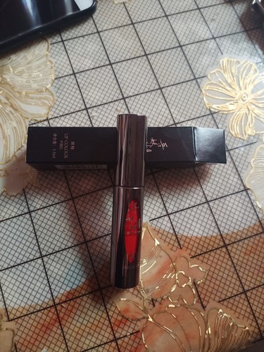 吾妖妝唇釉怎么樣是什么品牌，推薦熱門色號(hào)(05橘色試色)