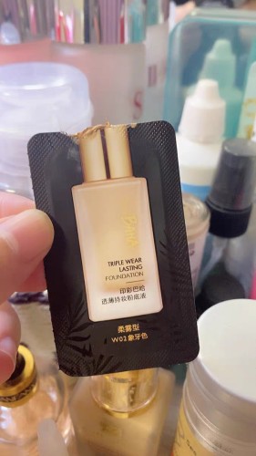 珀萊雅粉底液怎么樣適合什么膚質(zhì)，遮瑕版上妝體驗(yàn)(油皮親媽)