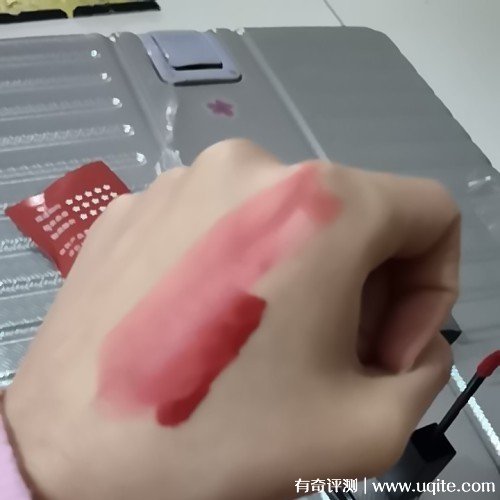 emoda mora唇釉怎么樣是什么牌子，807山楂磚紅色試色體驗