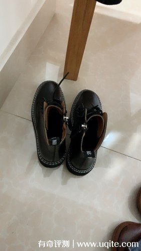 達(dá)芙妮馬丁靴女鞋質(zhì)量怎么樣，真實購買體驗(性價比高值得購買)