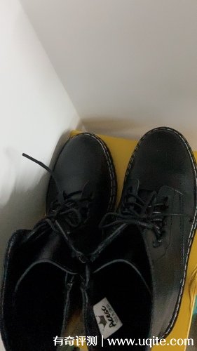 艾斯臣馬丁靴怎么樣是名牌嗎，真實(shí)購買體驗(yàn)(時(shí)尚女鞋品牌)