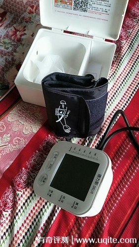 德力斯電子血壓計(jì)怎么樣準(zhǔn)確嗎是品牌嗎，親自使用(價(jià)格128元)
