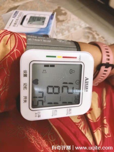 愛樂生電子血壓計(jì)質(zhì)量怎么樣，使用一個(gè)星期后點(diǎn)評(píng)(價(jià)格僅49元）  